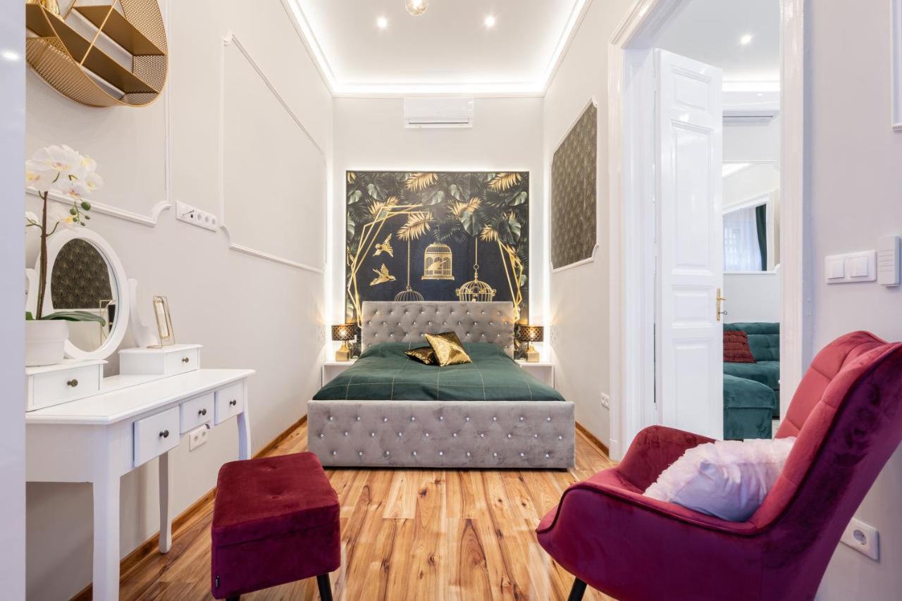 Premium Art Deco Apartment At Broadway // 4Bdr & 3Br بودابست المظهر الخارجي الصورة