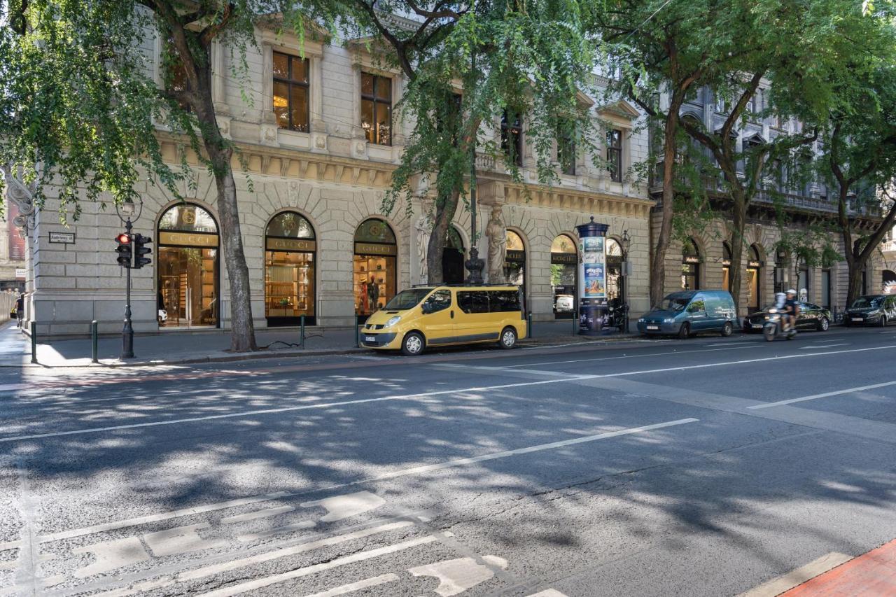 Premium Art Deco Apartment At Broadway // 4Bdr & 3Br بودابست المظهر الخارجي الصورة